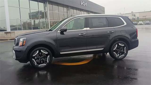 New 2025 Kia Telluride S image 7