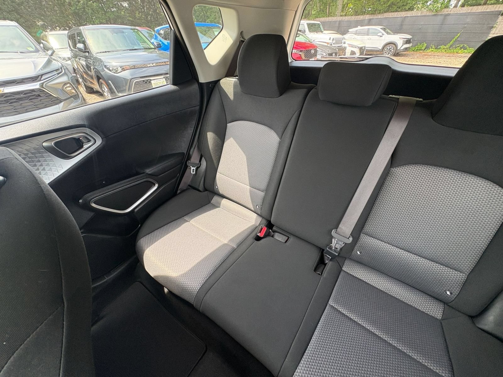 Used 2025 Kia Soul LX w/ LX Technology Package FWD image 37