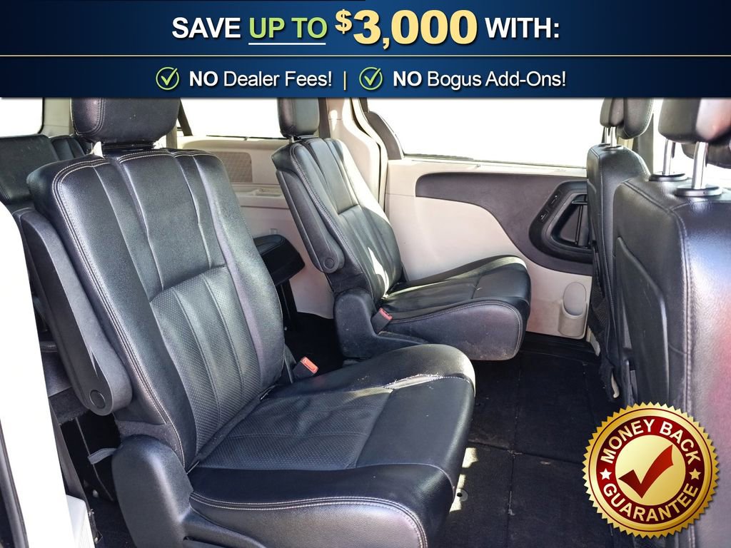 Used 2015 Chrysler Town & Country Touring-L w/ Driver Convenience Group image 23