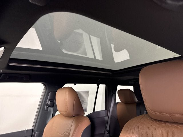 New 2026 Lexus GX 550 w/ Accessory Package (2T) AWD/4WD image 19