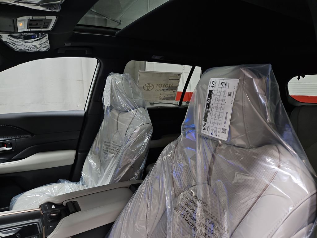 New 2026 Toyota Grand Highlander AWD Hybrid image 12