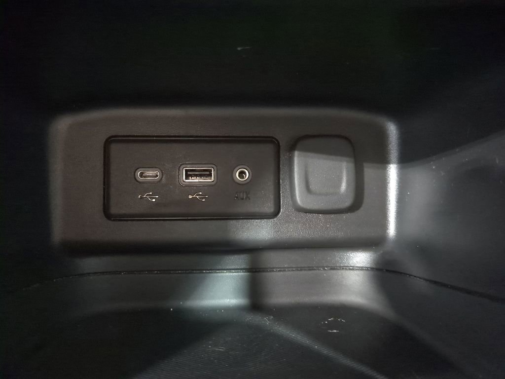 Used 2023 Chevrolet Equinox LT image 31