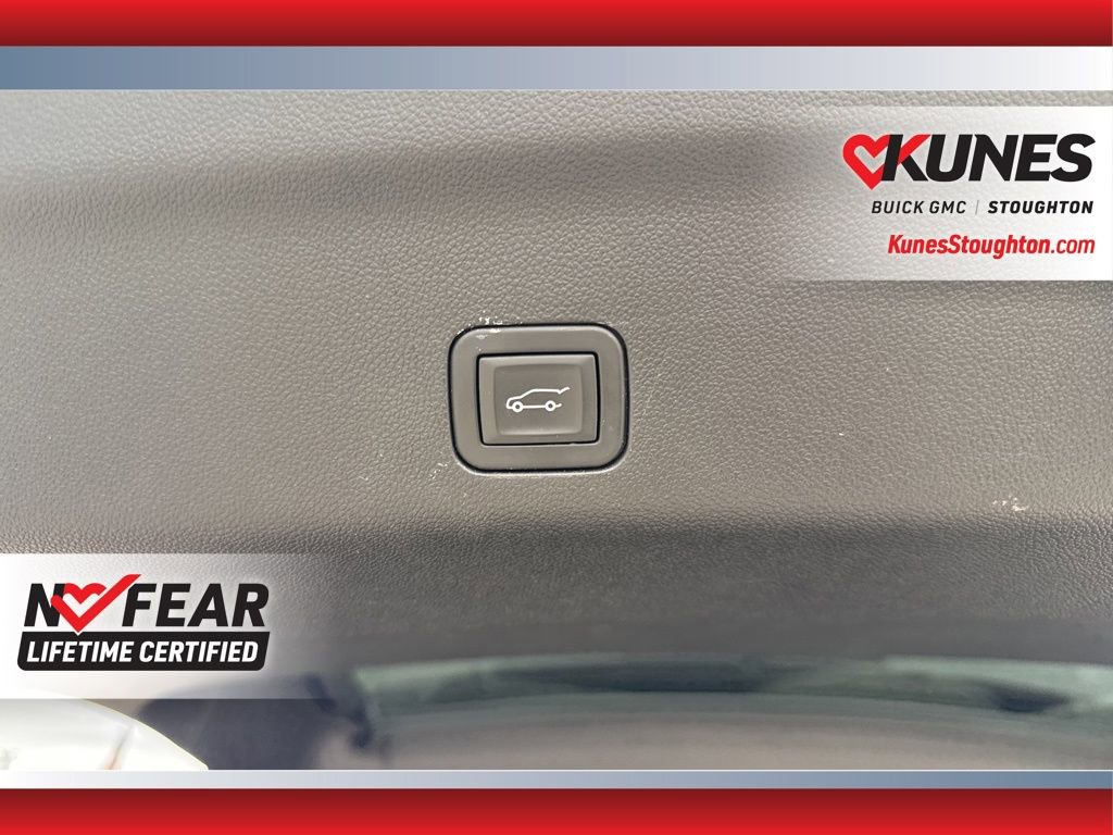 Used 2025 GMC Yukon XL AT4 image 43