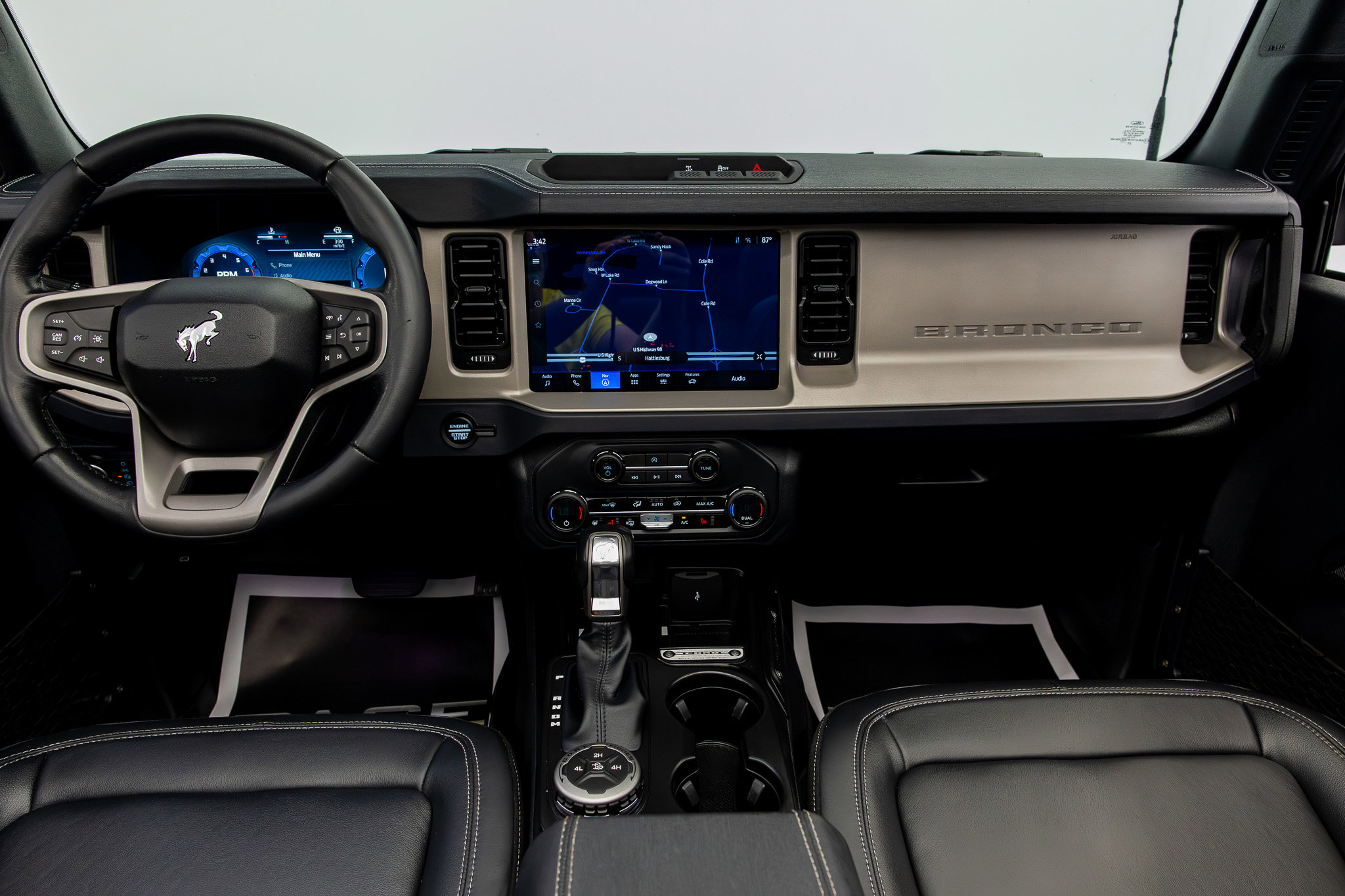 Used 2025 Ford Bronco Outer Banks AWD/4WD image 38