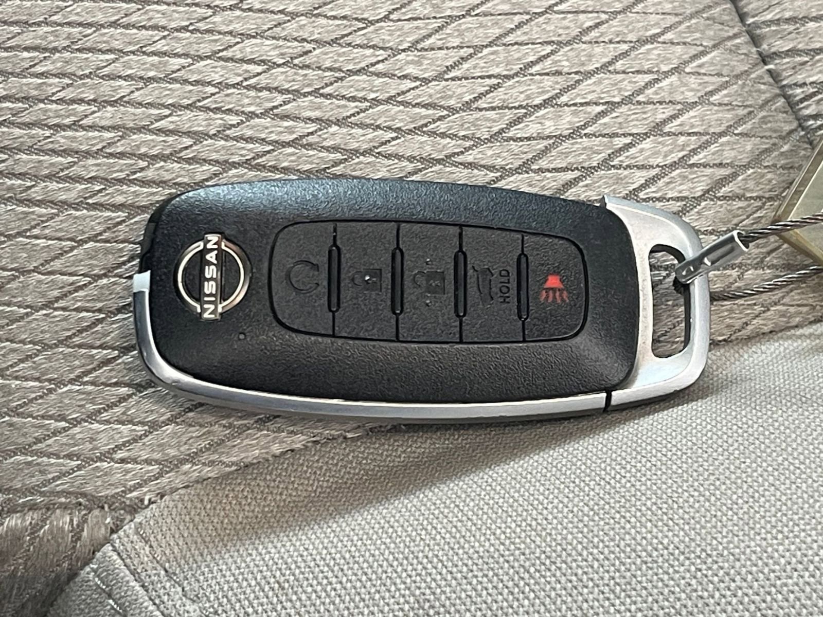 Used 2025 Nissan Rogue SV FWD image 21