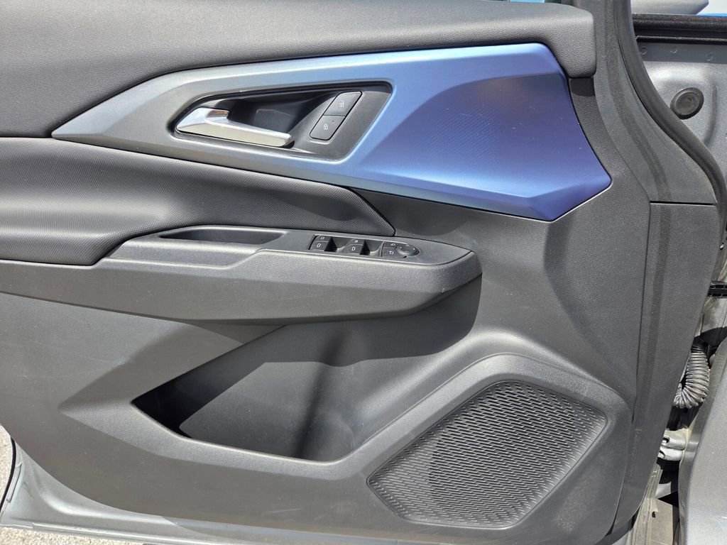 Certified 2025 Chevrolet Equinox EV LT w/ Convenience Package image 20