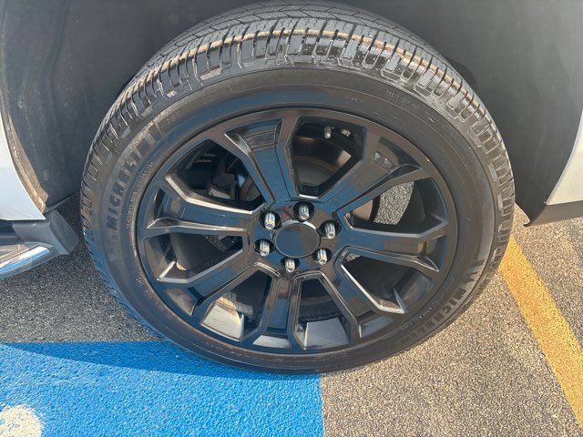 Used 2016 GMC Yukon Denali RWD image 9