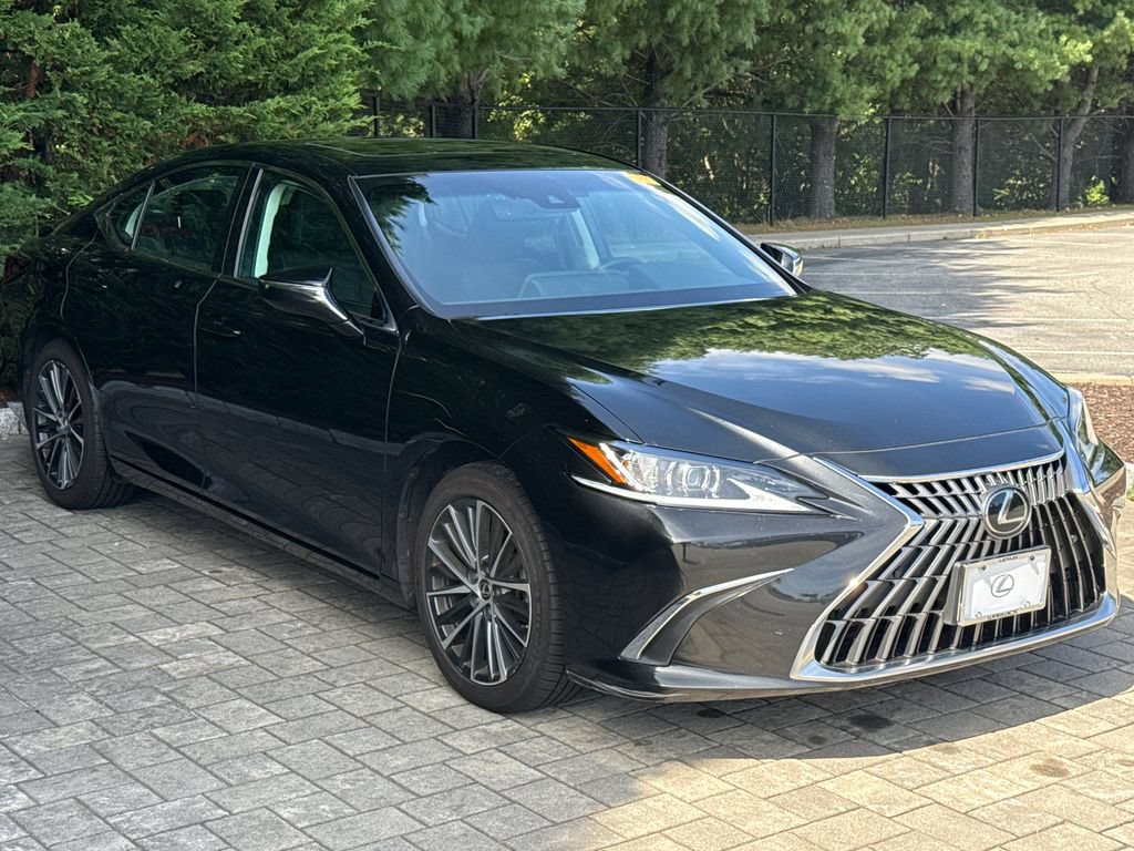 Used 2023 Lexus ES 300h w/ Premium Package FWD image 3