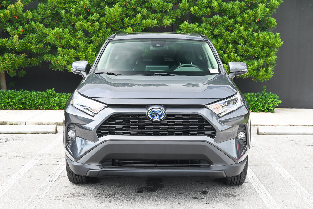 Used 2021 Toyota RAV4 XLE w/ Convenience Package AWD/4WD image 2