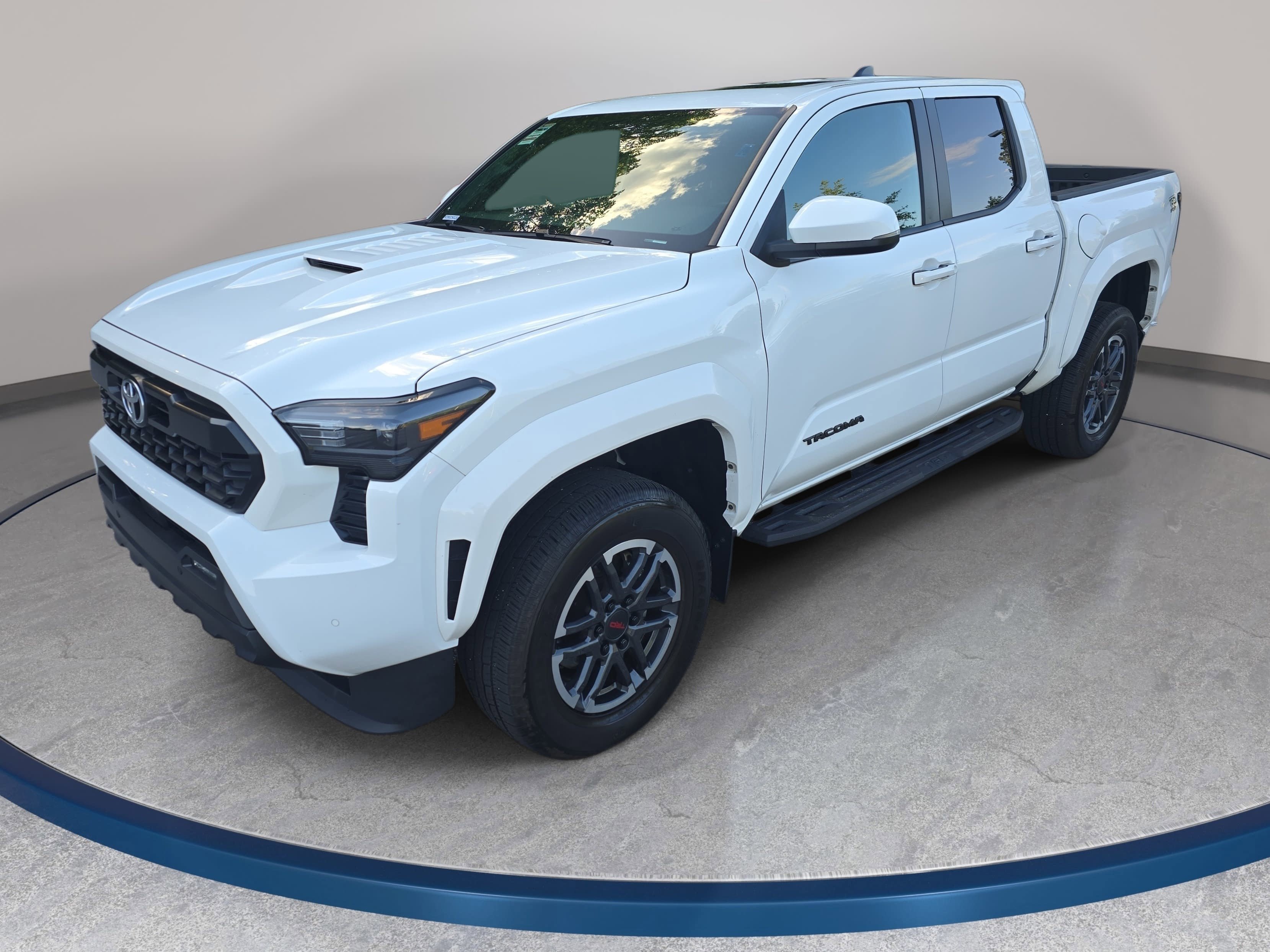 Used 2024 Toyota Tacoma TRD Sport w/ TRD Sport Upgrade Package RWD image 1