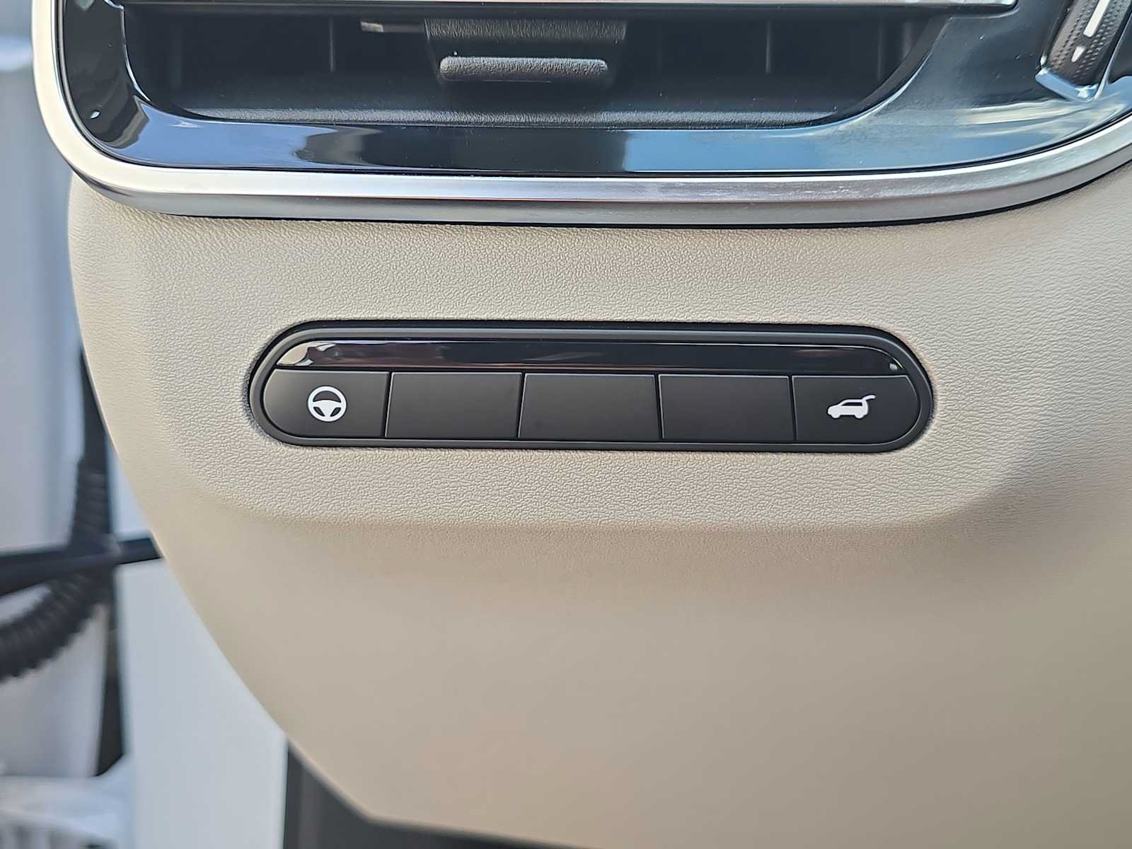 Certified 2026 INFINITI QX60 Luxe w/ Cargo Package FWD image 28