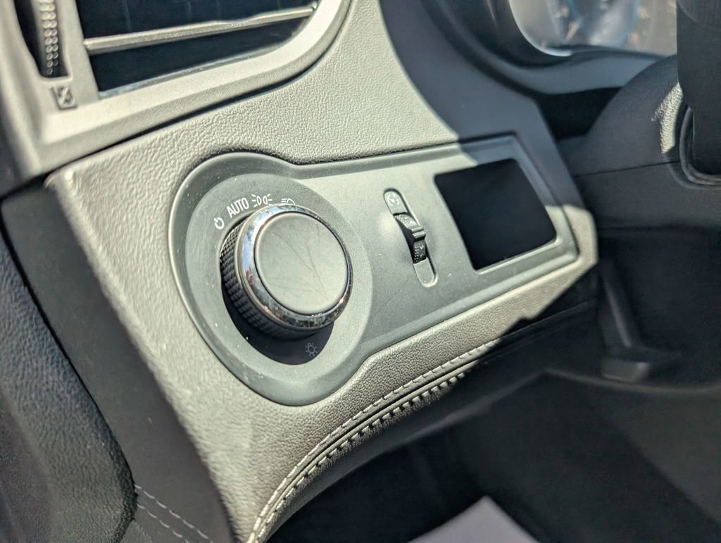 Used 2015 Buick LaCrosse Leather FWD image 16