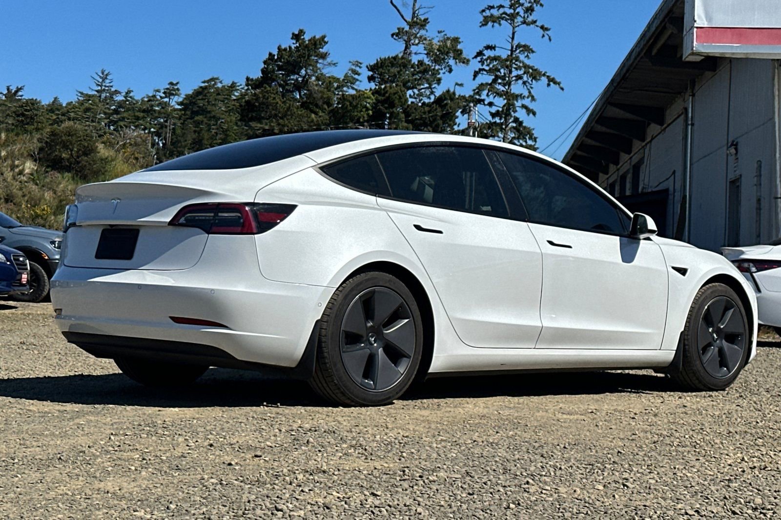 Used 2021 Tesla Model 3 Standard Range Plus RWD image 4