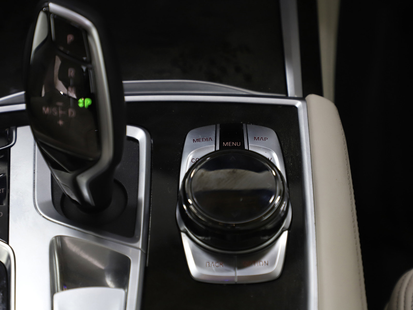 Used 2020 BMW 750i xDrive w/ Executive Package image 22