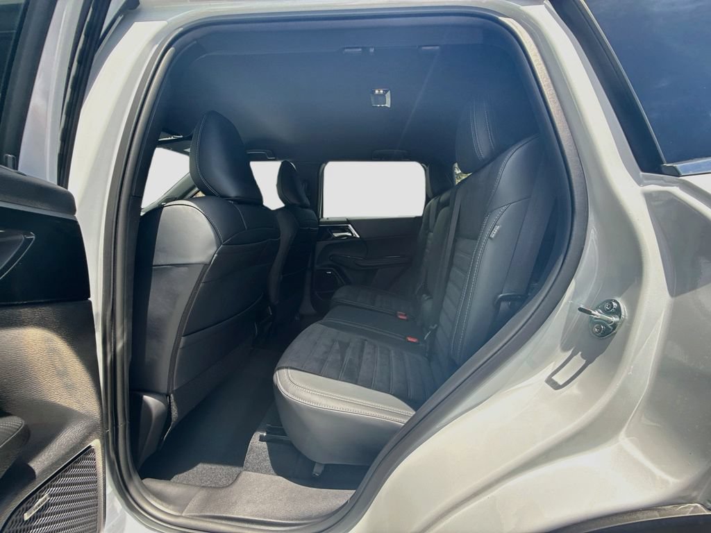 New 2026 Mitsubishi Outlander LE FWD image 25