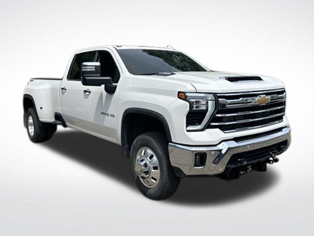 Used 2024 Chevrolet Silverado 3500 LTZ w/ LTZ Plus Package AWD/4WD image 8