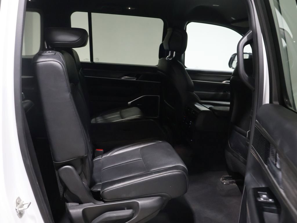 Used 2024 Jeep Wagoneer L Series III w/ Flexible Seating Group image 20