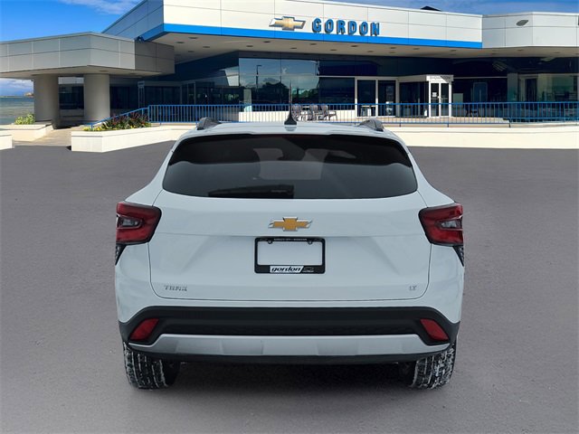 Used 2025 Chevrolet Trax LT w/ LT Convenience Package image 4