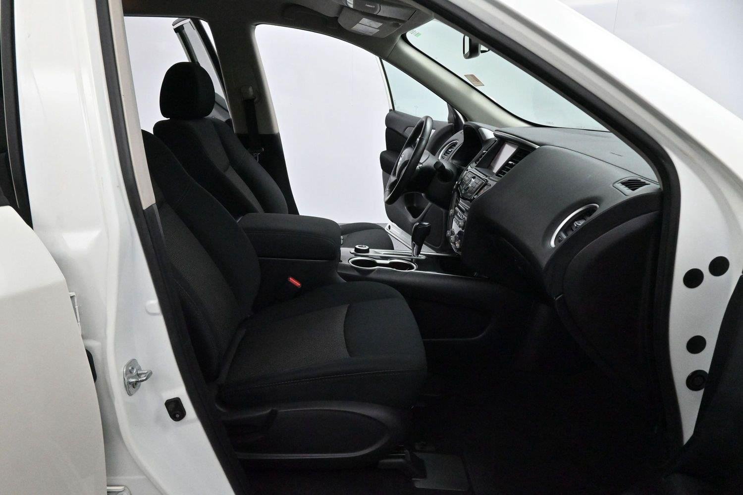 Used 2017 Nissan Pathfinder SV w/ SV Tech Package AWD/4WD image 30