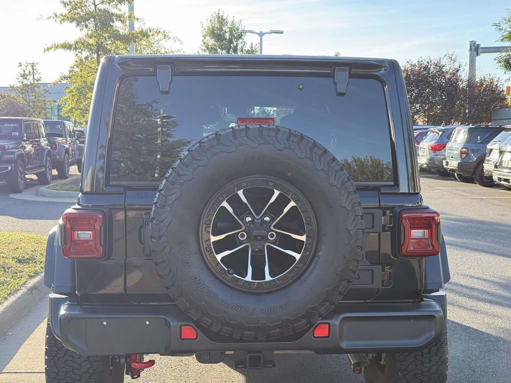 Used 2025 Jeep Wrangler Unlimited Rubicon w/ XTREMEE 35" Tire Package AWD/4WD image 11