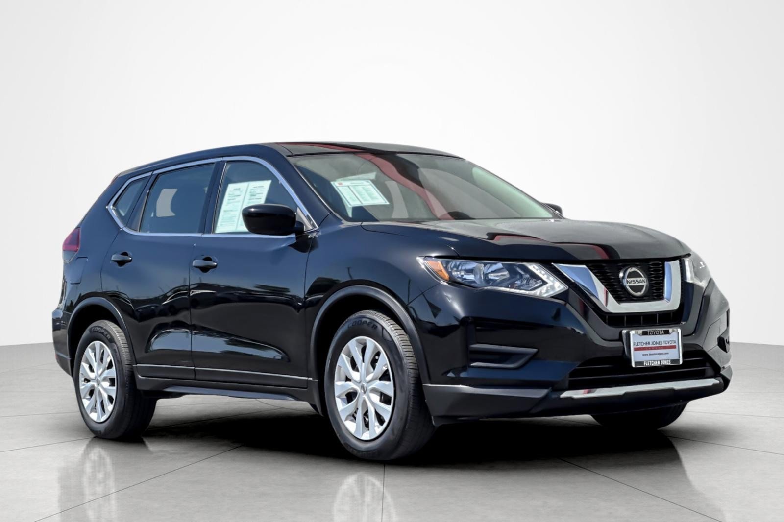 Used 2018 Nissan Rogue S image 7