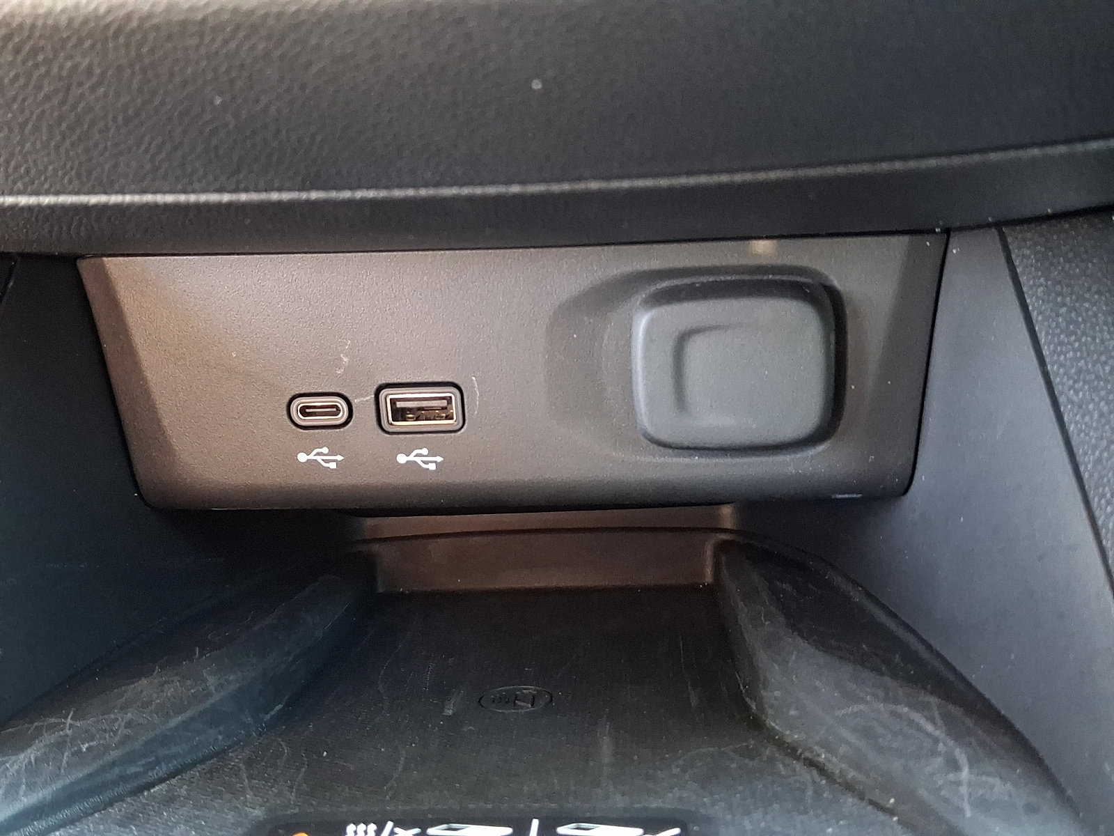 Used 2024 Buick Envista Sport Touring w/ Convenience I Package FWD image 23
