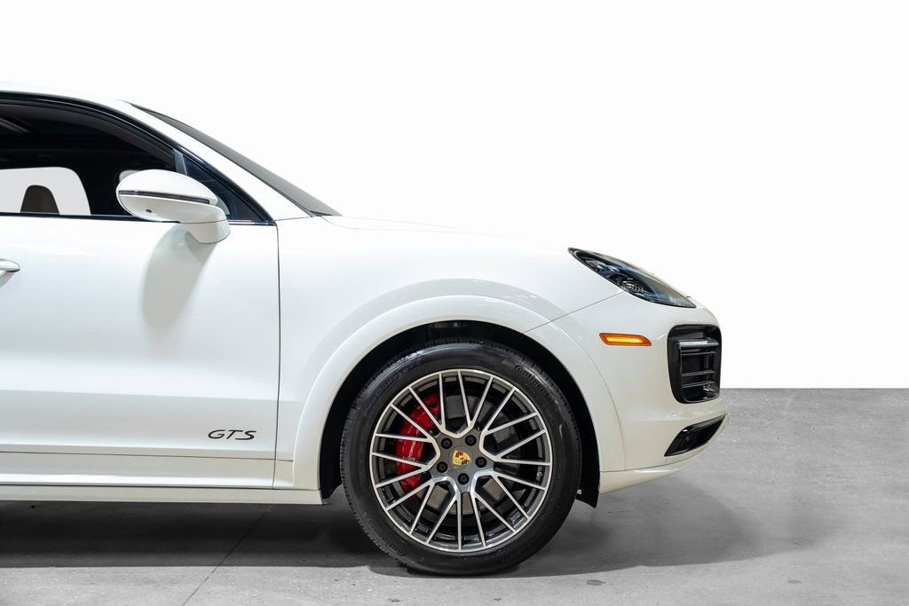 Used 2022 Porsche Cayenne GTS image 19