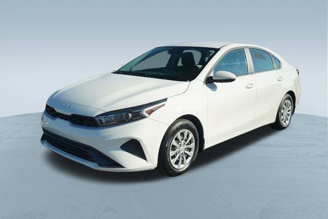 Used 2024 Kia Forte LX image 3