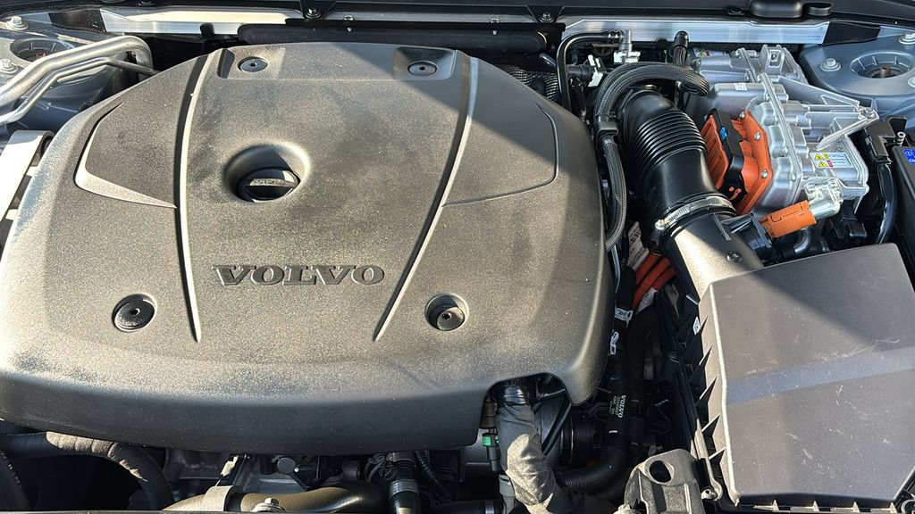 Certified 2024 Volvo S60 T8 Plus w/ Climate Package AWD/4WD image 32