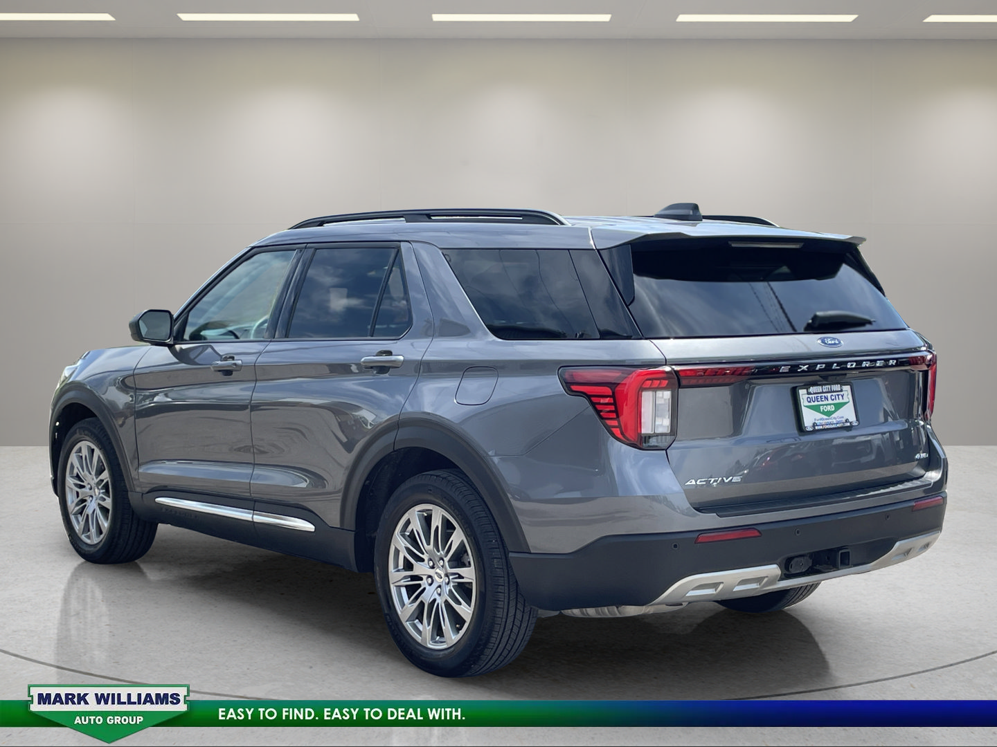 Used 2025 Ford Explorer Active w/ Active Comfort Package AWD/4WD image 5