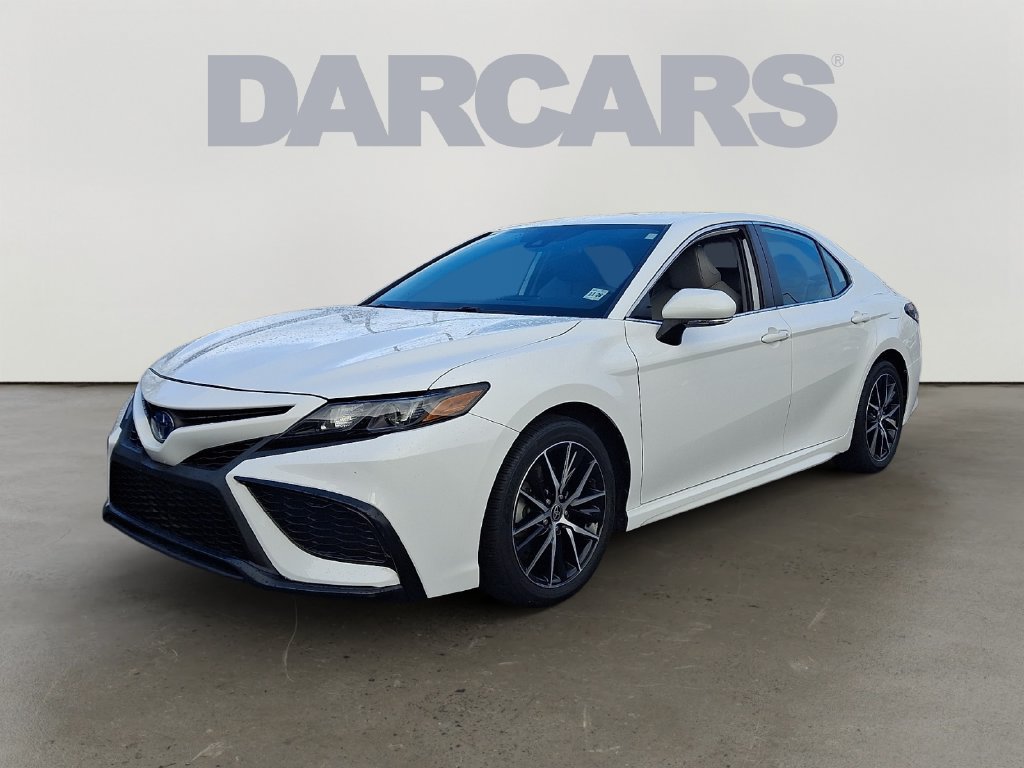 Used 2022 Toyota Camry SE FWD image 2