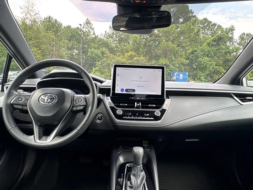 Used 2025 Toyota Corolla XSE FWD image 10