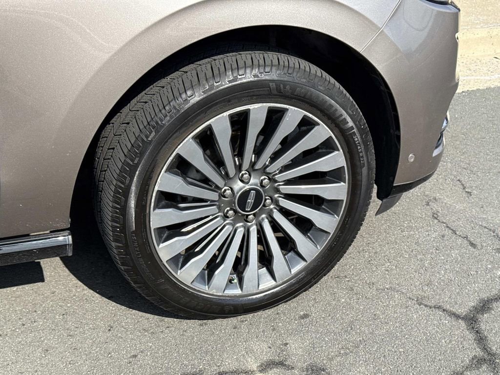 Used 2018 Lincoln Navigator L Reserve w/ Technology Package image 7