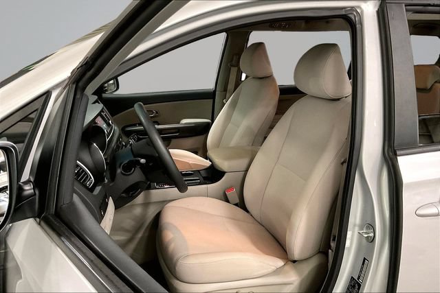 Used 2019 Kia Sedona LX FWD image 25