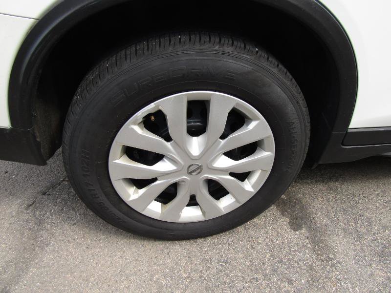 Used 2018 Nissan Rogue S image 11