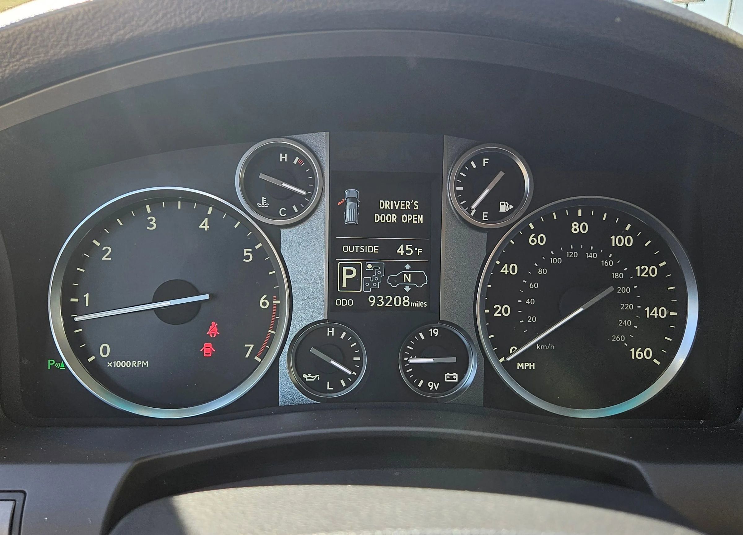 Used 2014 Lexus LX 570 4WD image 39