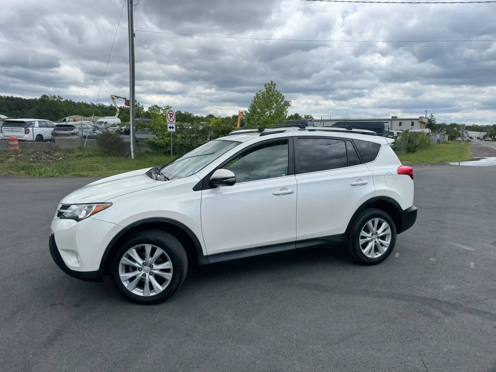 Used 2013 Toyota RAV4 Limited AWD/4WD image 24