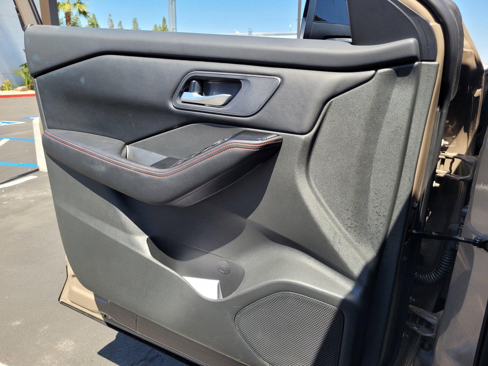 Used 2025 Nissan Rogue SV AWD/4WD image 26