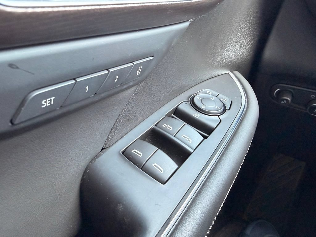 Used 2023 Buick Envision Avenir AWD/4WD image 25