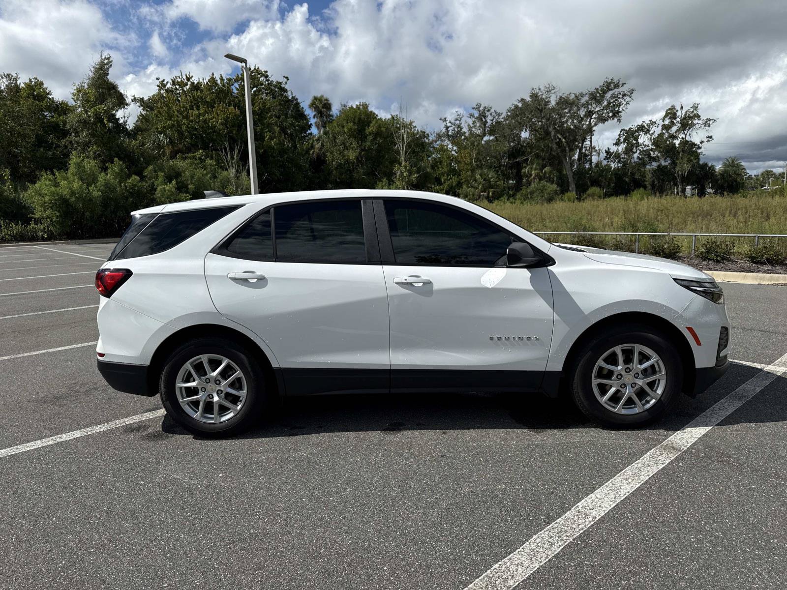 Used 2024 Chevrolet Equinox LS FWD image 2