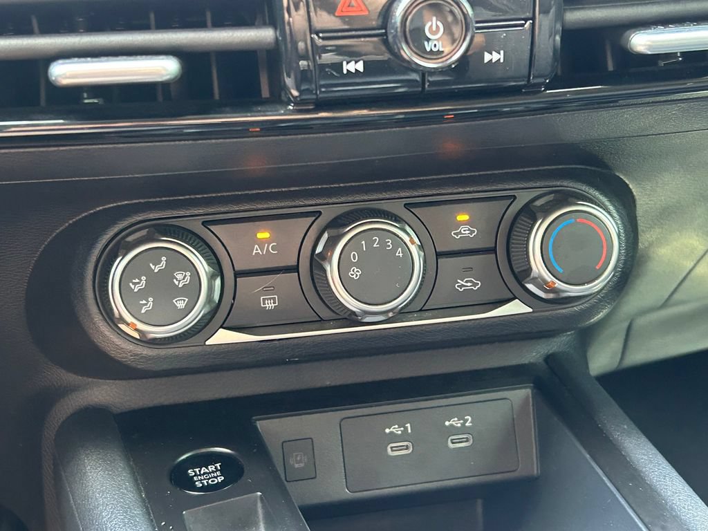 Used 2025 Nissan Kicks SV w/ Charging Package FWD image 26