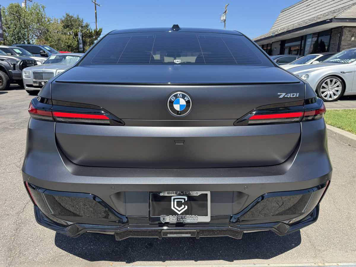 Used 2026 BMW 740i w/ Premium Package RWD image 6