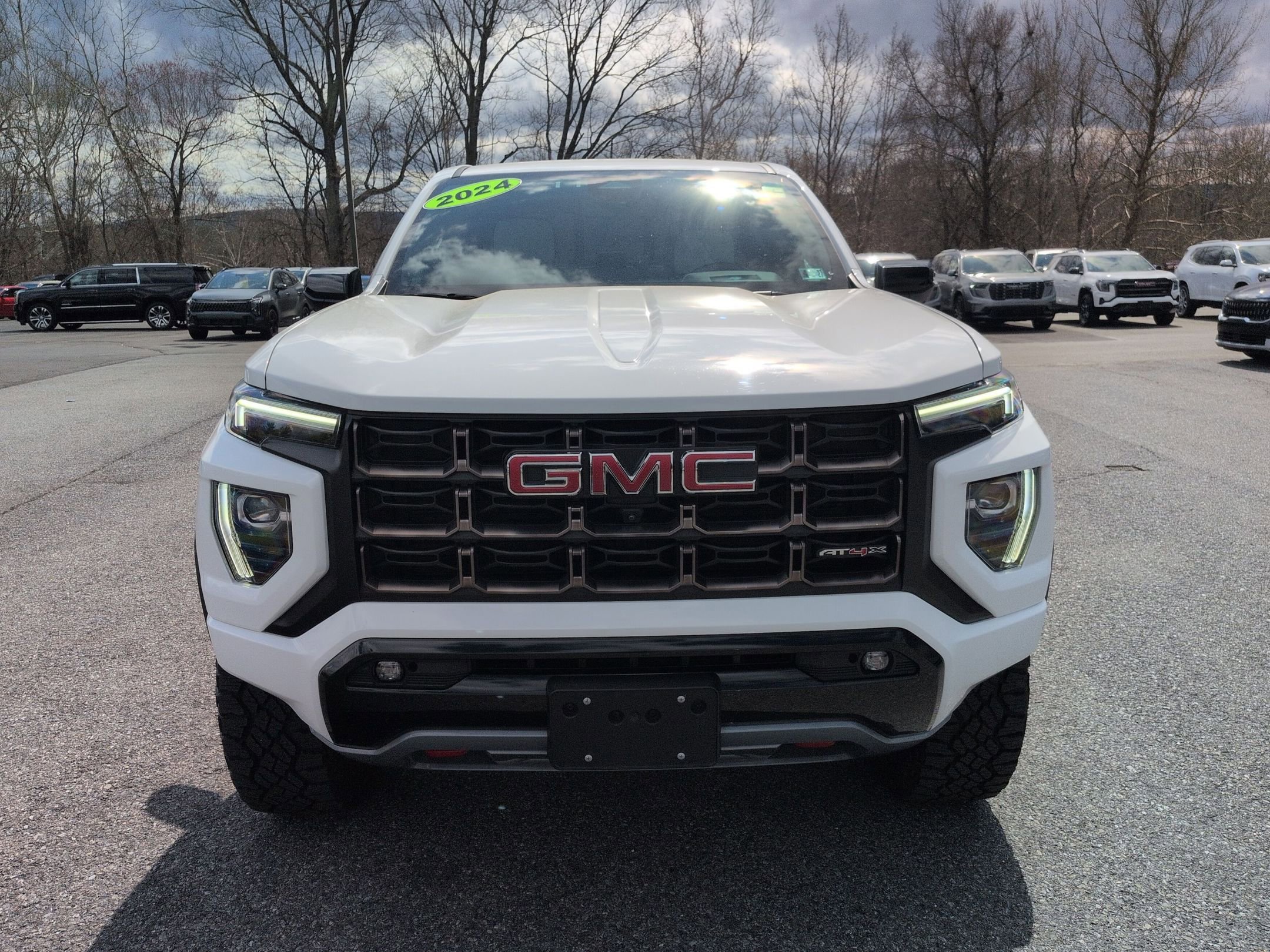 Used 2024 GMC Canyon AT4X image 2
