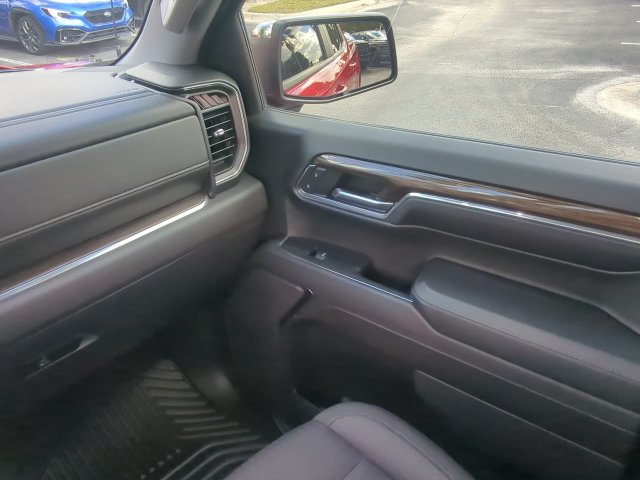 Used 2024 Chevrolet Silverado 1500 LT AWD/4WD image 18