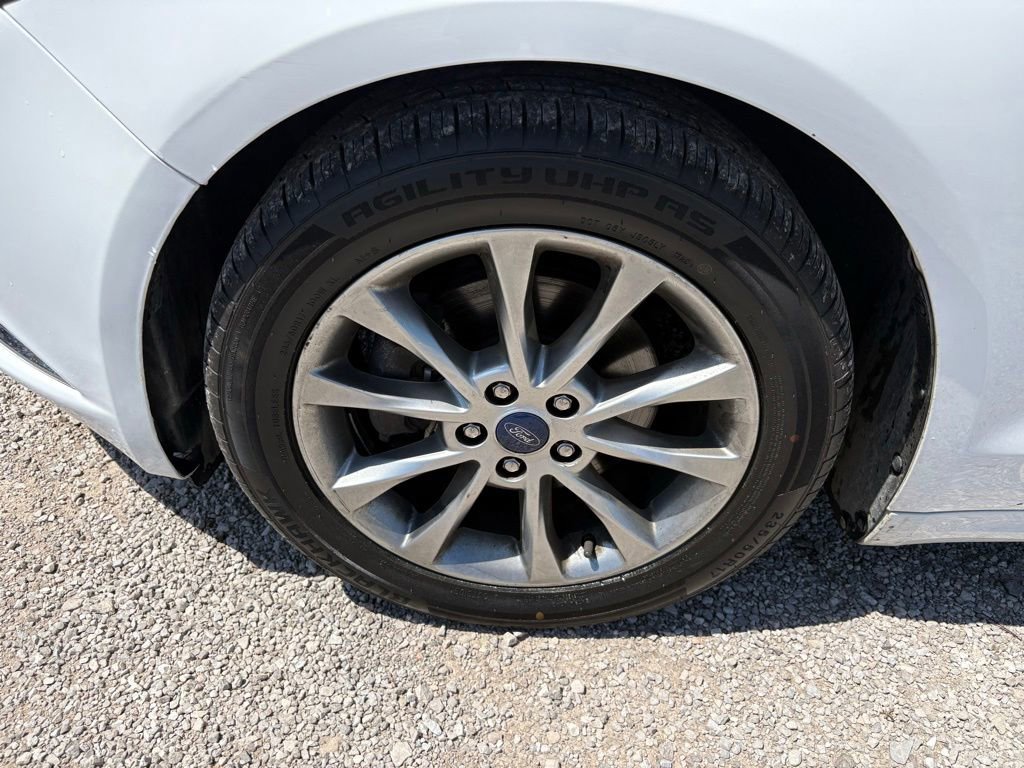 Used 2017 Ford Fusion SE w/ Fusion SE Technology Package FWD image 22
