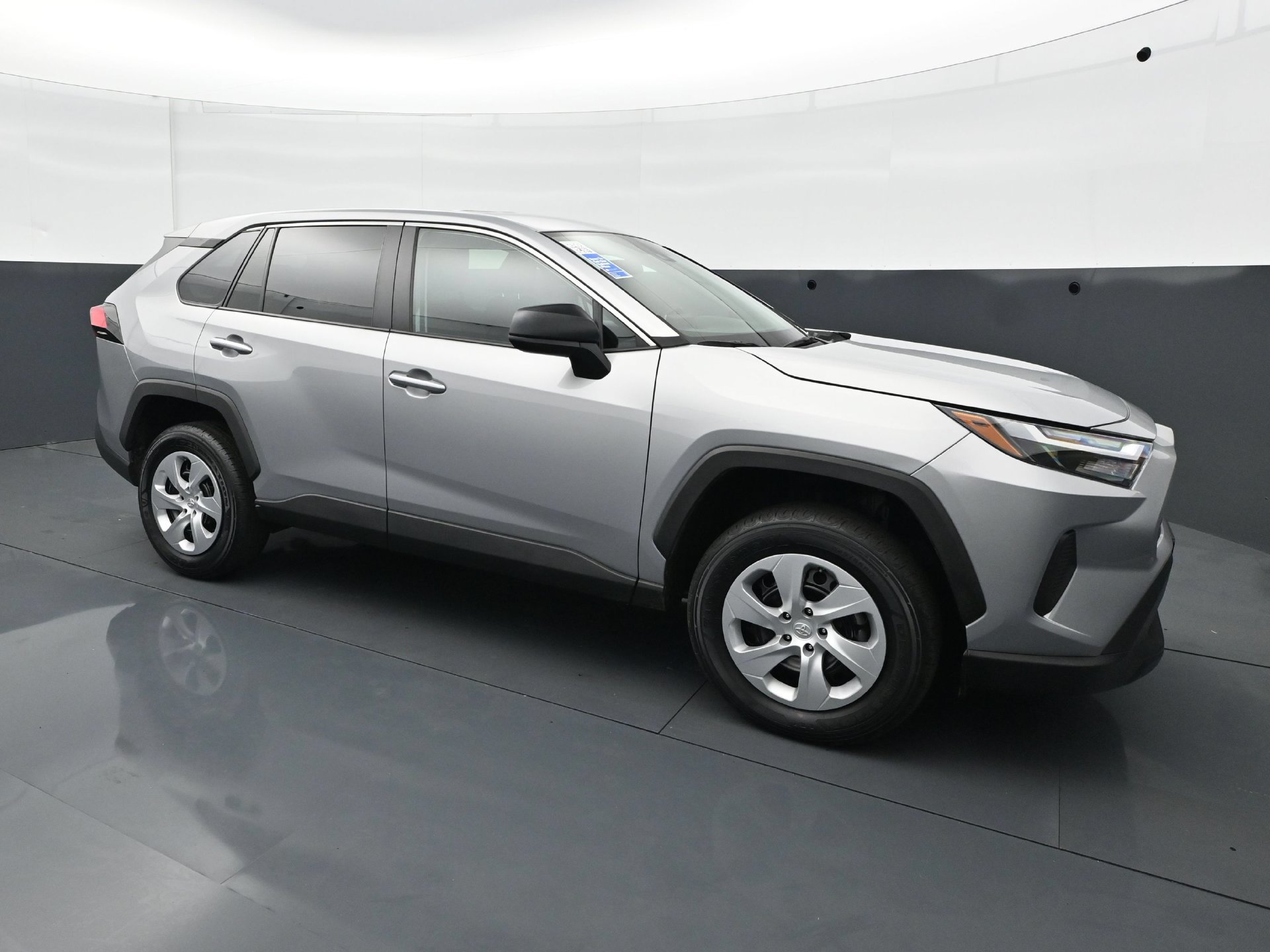 Used 2024 Toyota RAV4 LE AWD/4WD image 9