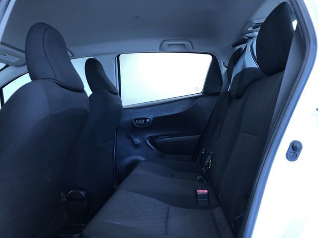 Used 2014 Toyota Yaris L image 19
