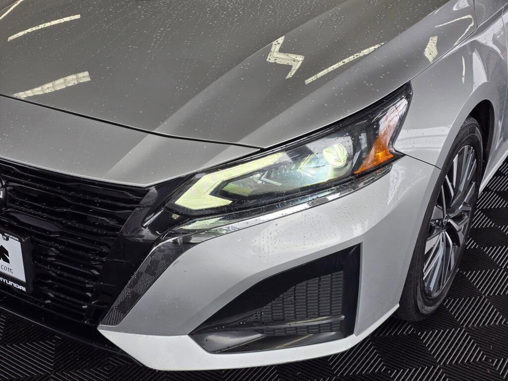 Used 2023 Nissan Altima 2.5 SV image 11