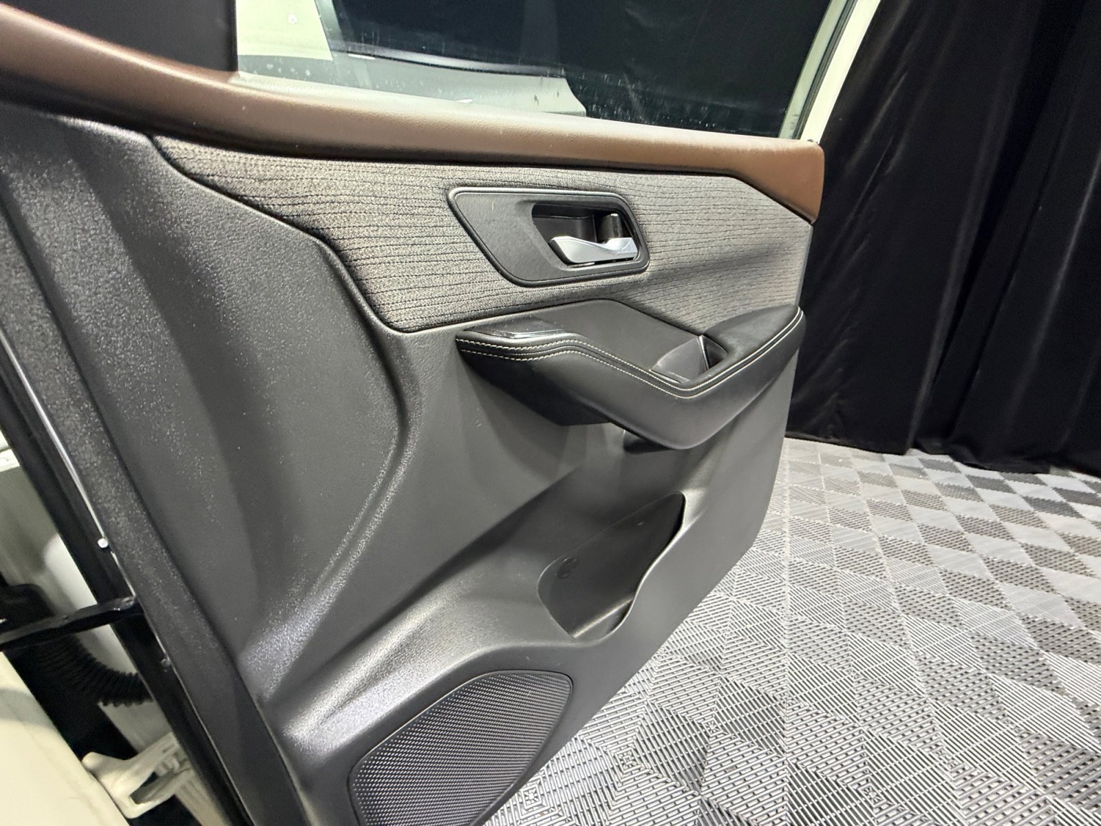 Used 2022 Nissan Rogue SV image 16