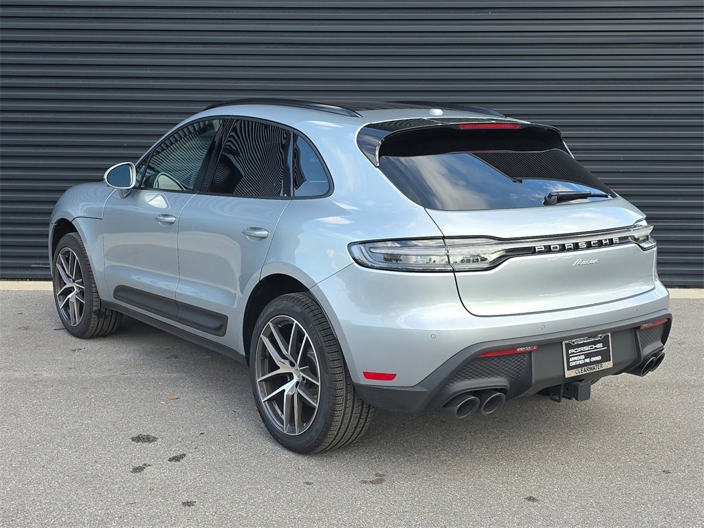 Used 2025 Porsche Macan image 3